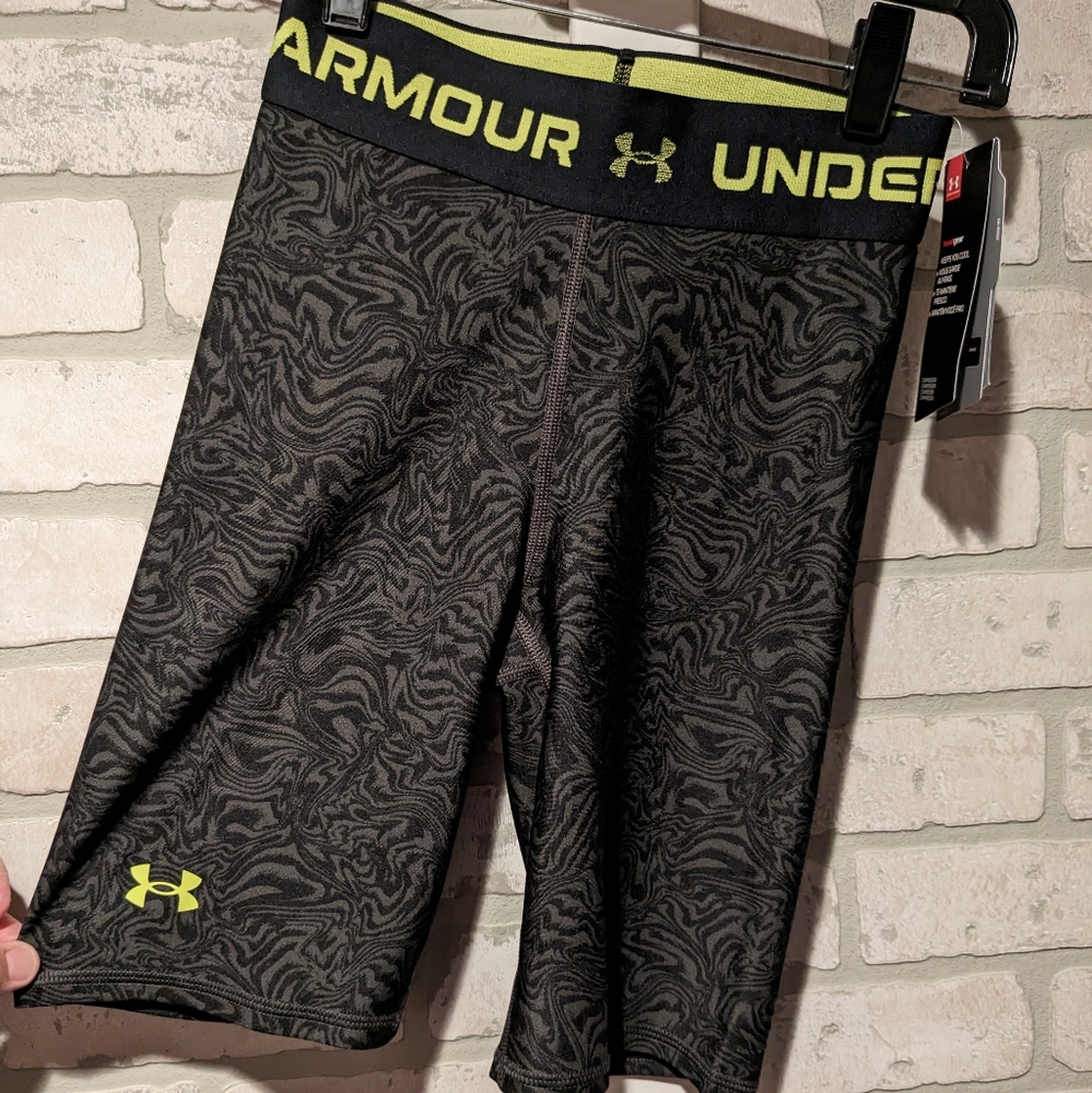 Women's Under Armour compression shorts, NEW with tags, XS